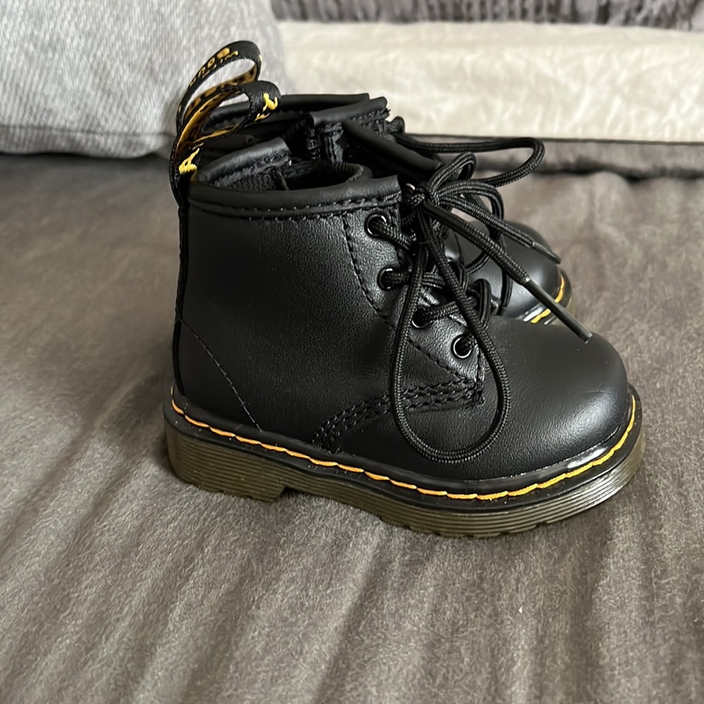 Black baby Dr. Martens size 4